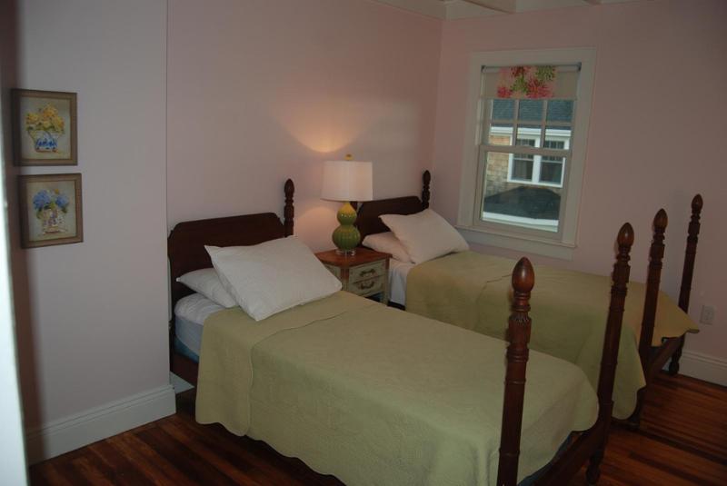 908 East Ave, Mantoloking, NJ 08742